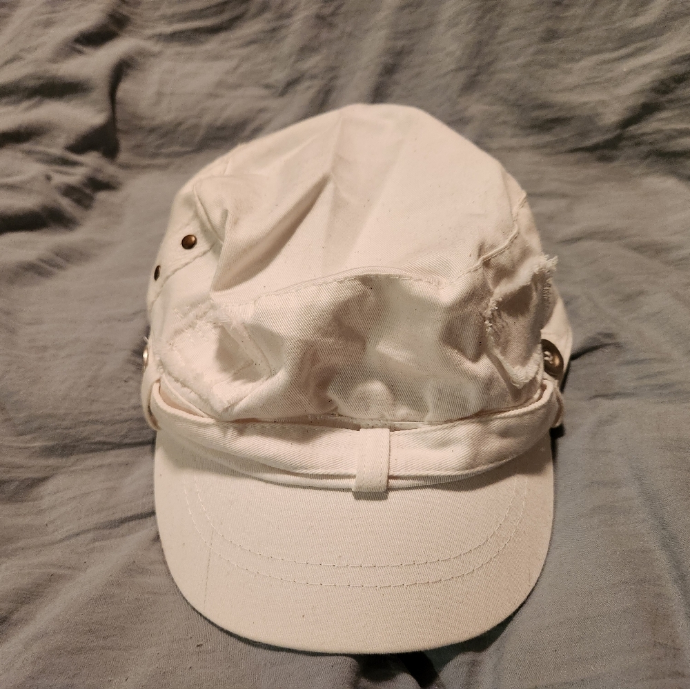 xhilaration white cap.